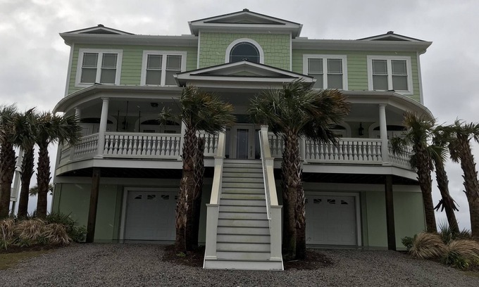 Sunset Beach House | Breathtaking Ocean and Sound front views from every room