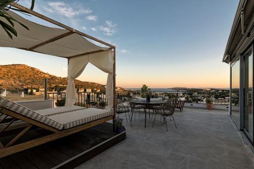 Vouliagmeni Apartment | Breathtaking Penthouse Vouliagmeni