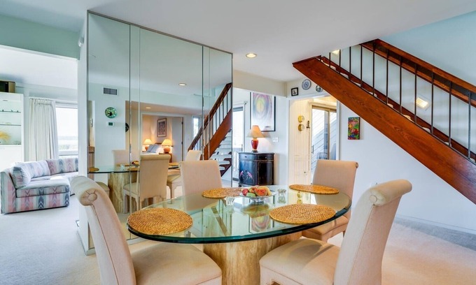 Seabrook Island House | Breathtaking Sunset Views! Ocean View & Steps to the Beach! Sleeps 6! Amenity Cards!