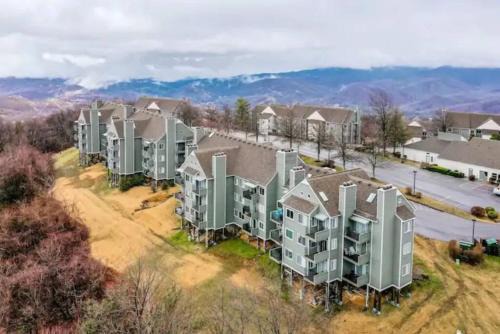 Chalet Village House | Breathtaking Sunsets, Views, Pool, Heaven Awaits!