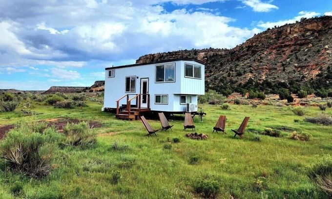 Apple Valley Apartment | Breathtaking Tiny Home with Endless Views