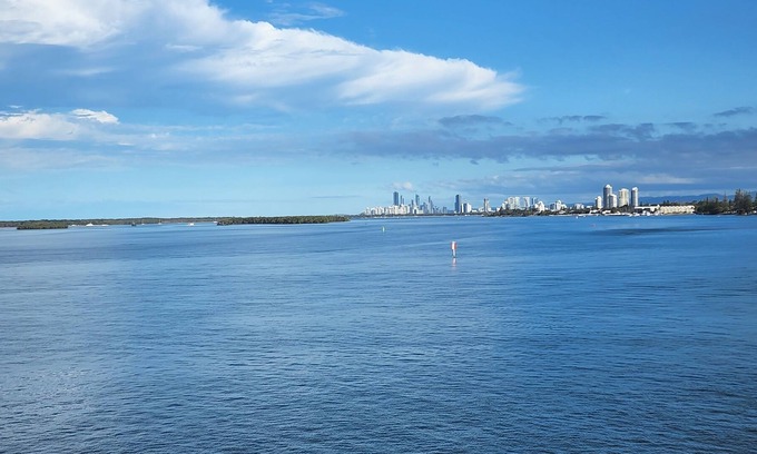 Paradise Point House | Breathtaking view of( pacific ocean),Broadwater ,surfers paradise skyline