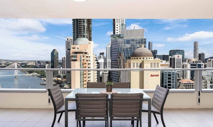 Brisbane Central Business District Apartment | Breathtaking Views |Premium Family sized Apartment