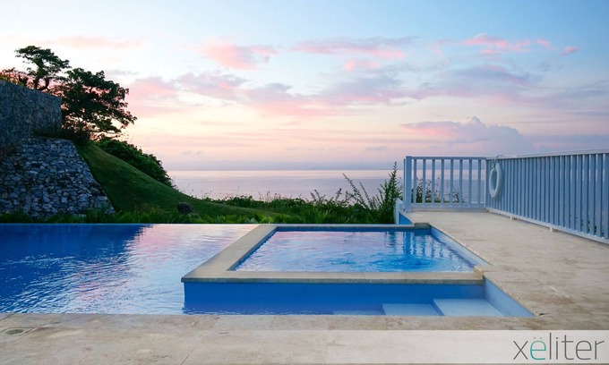 Punta Balandra Apartment | Breathtaking View Condo w/Balcony + Beach + Pool + Parking & Wi-Fi