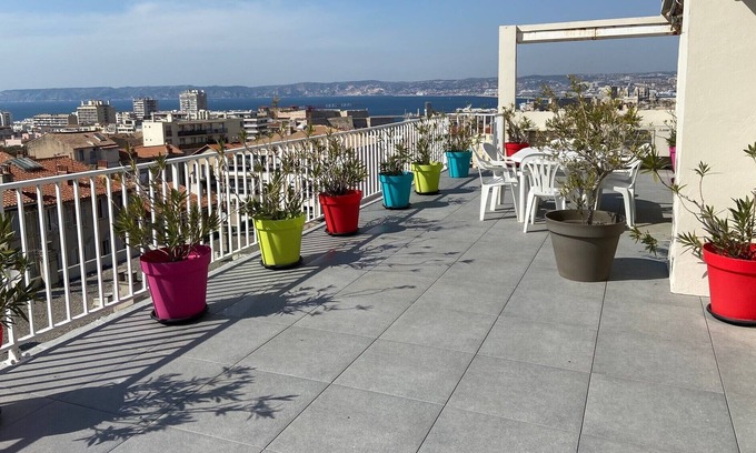 Saint-Victor Apartment | Breathtaking view of Marseille, 10min walk from the port and the beach