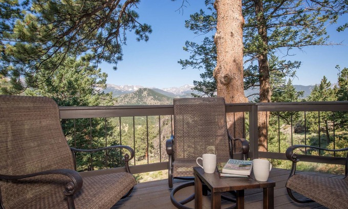 Windcliff Estates House | Breathtaking view of RMNP @ Windcliff -sauna/pool table/AC