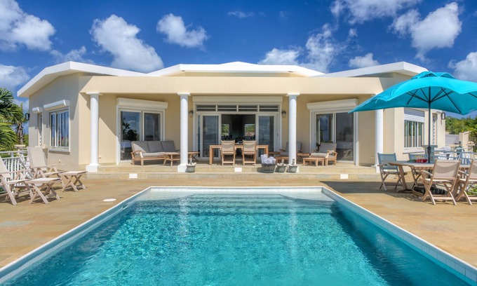 The Valley Villa | Breathtaking Views - Minutes From Many Beaches - Family-Friendly Villa