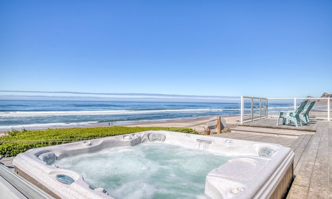 Roads End House | Breathtaking Views from this Five-Bedroom Oceanfront Beauty!