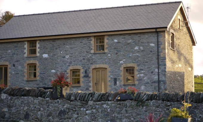 Glandyfi House | BREATHTAKING VIEWS with a HOT TUB - Bwlch Cliced