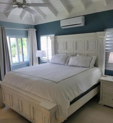St. Ann's Bay House | Breathtaking Villa At The Crest