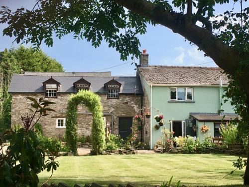 Defynnog Apartment | Brecon Boutique Breaks River Run