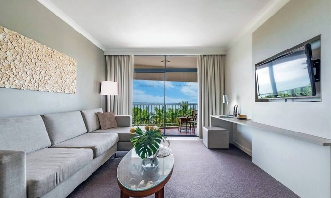 Darwin City Centre Apartment | Breezy Harbourfront Resort with Seaviews and Pool