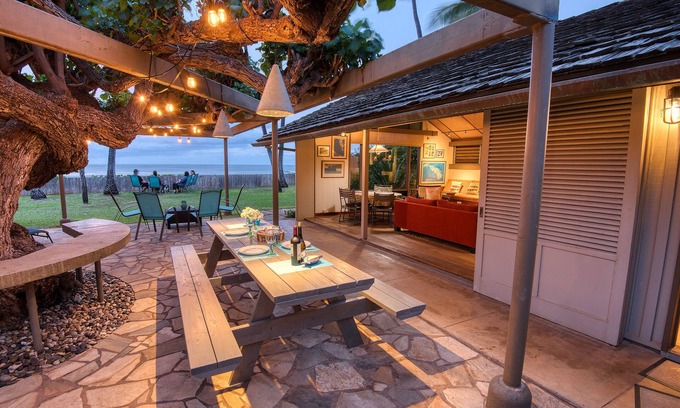 Maili House | Breezy Island Living in Private Beachfront Getaway