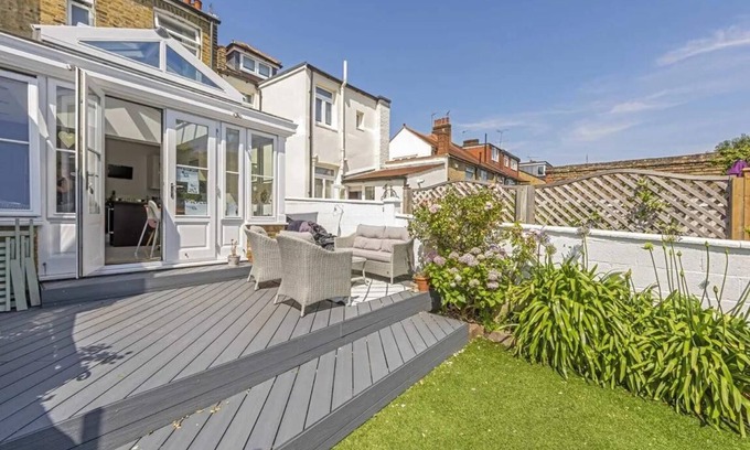 London Borough of Hounslow House | Breezy Richmond Home