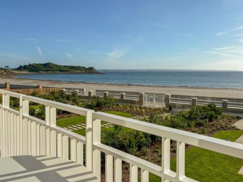 Trebeurden Apartment | Brehat T3 acces plage piscine et vue mer