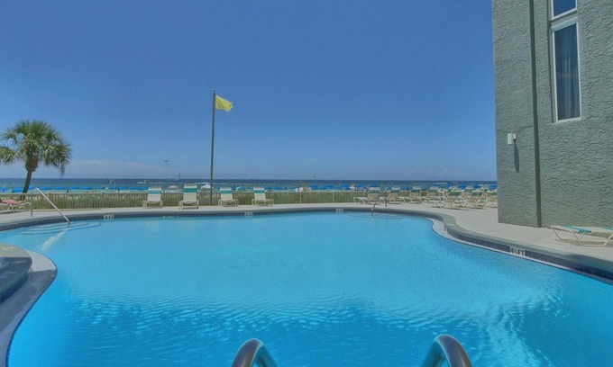 Long Beach Apartment | Brent's Beach - The Seahorse Studio