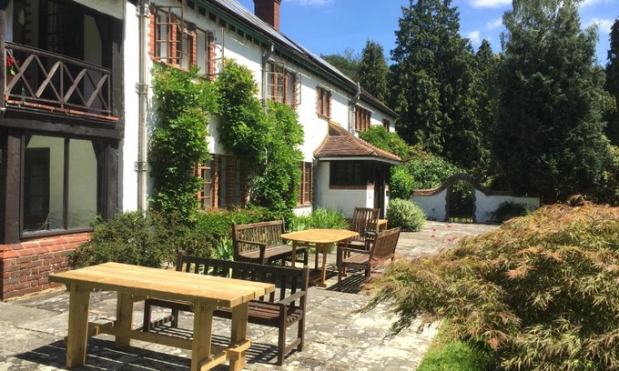Abbess Roding Bed & Breakfast | Bressenden