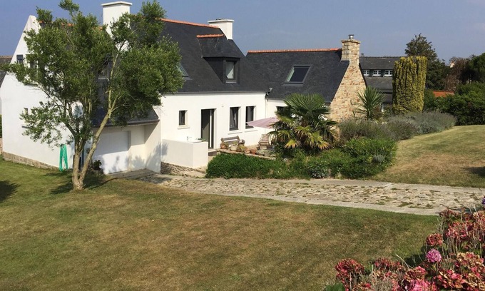 Saint-Pabu House | Breton holiday home in a quiet location near the beach