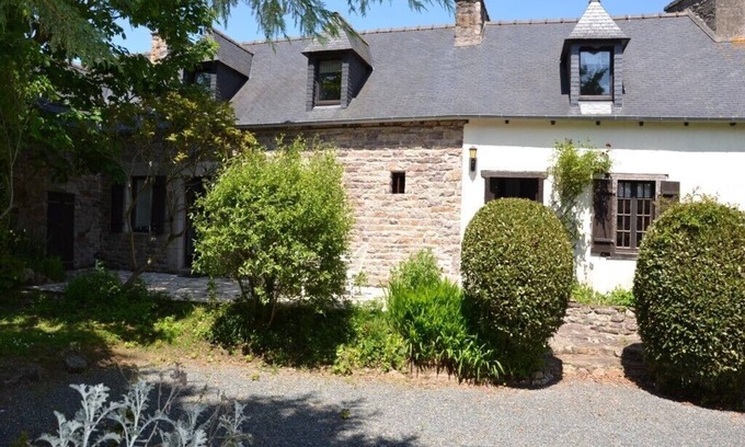 Plouezec House | Breton stone house with garden near the beach