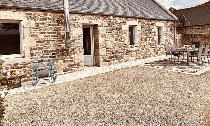 Plounevez-Lochrist Cottage | Bretton stone cottage in the green not far to the sea - only 10km !