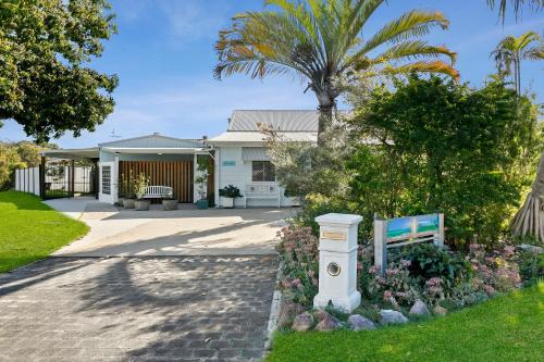 Bongaree House | Bribie Island Sands - by the jetty