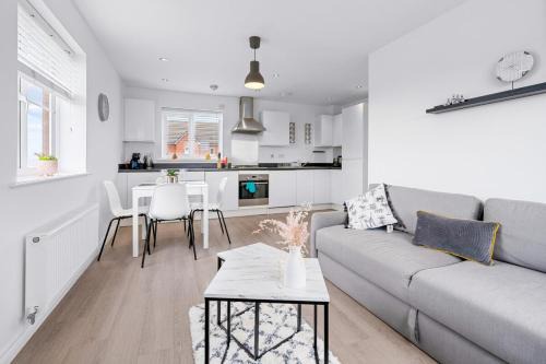 Newport Apartment | Bridge House by Tŷ SA