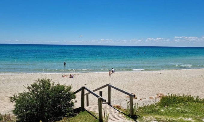 Dunsborough House | Bridges Retreat is the ideal holiday accommodation for you and your family.