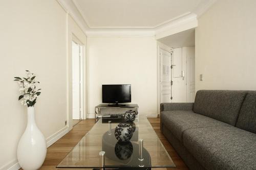 Champs-Elysees Apartment | Bridgestreet Champs-Elysées