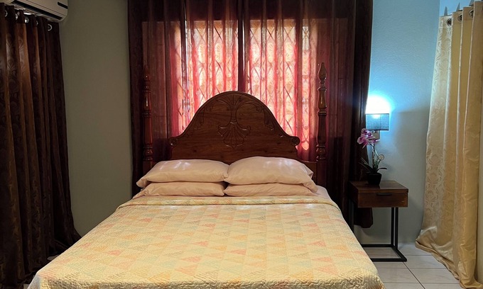 Portmore Apartment | BridgeView Apartment 20 minutes from Hellshire Beach