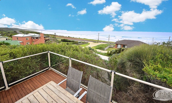 Cape Bridgewater House | Bridgewater Beach Villa - 180 degree views of Bridgewater Bay