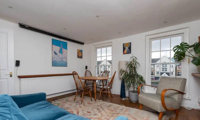Haggerston Apartment | Bright 1 Bedroom Apartment in Hackney near Colombia Road