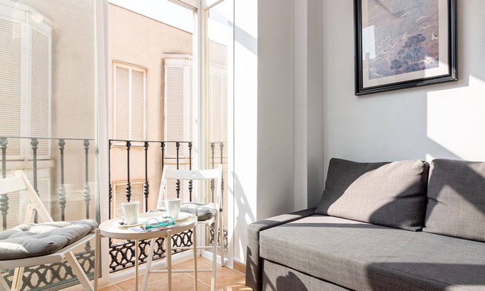 Perchel Sur Apartment | Bright 1BR Apartment with AC, Modern Amenities, and WIFI in Málaga