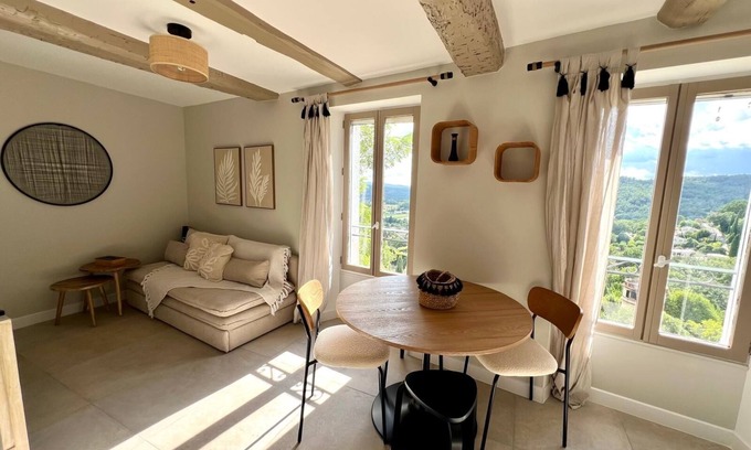 Callian Apartment | Bright 2-room apartment with breathtaking view 10 minutes from Lake Saint Cassien