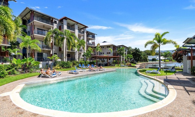 Trinity Beach Apartment | Bright 3-Bedroom Beachside Stay with Pool & BBQ
