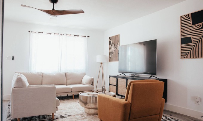Coronado House | Bright & Airy 4BR - Close to Airport/DT/Midtown