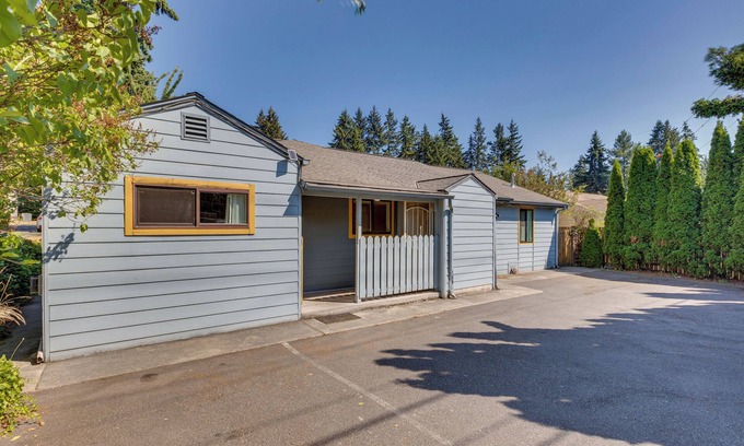 Pinehurst House | Bright & Airy Seattle Abode < 9 Mi to Space Needle