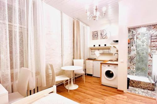 Old Town Apartment | Bright and cozy old town studio!