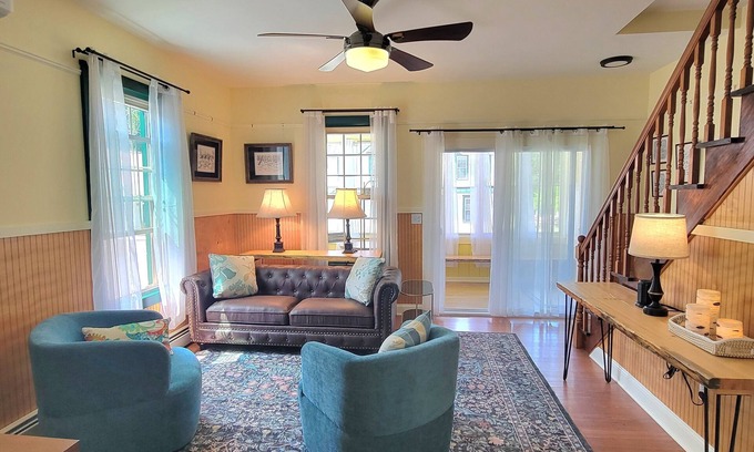 Narrowsburg Apartment | Bright and modern apartment in town. Close to it all!