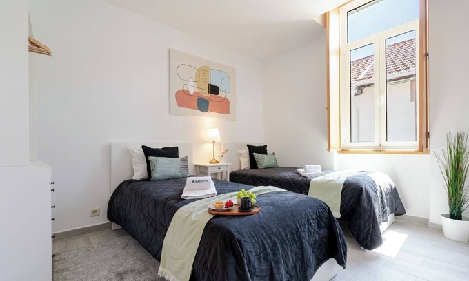 Ramalde House | Bright and Modern House w/Terrace by Host Wise