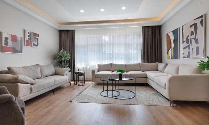 Osmanbey Apartment | Bright and Spacious 2BR w balcony in Nisantasi
