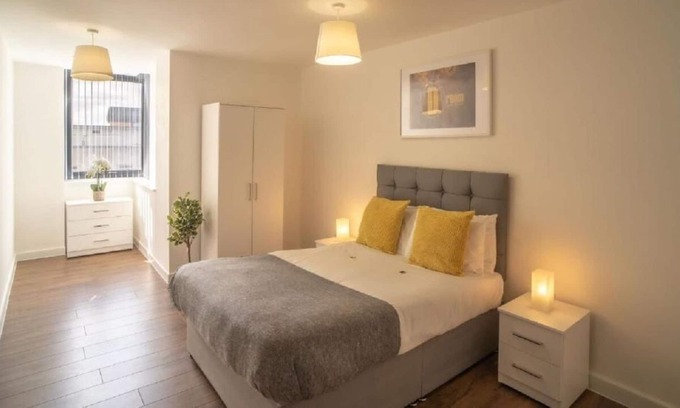 Vauxhall Apartment | Bright and Spacious Two Bedroom Apartment