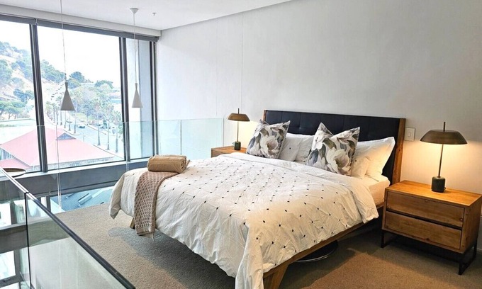 Cape Town City Centre Apartment | Bright and stylish loft apartment in De Waterkant, Cape Town
