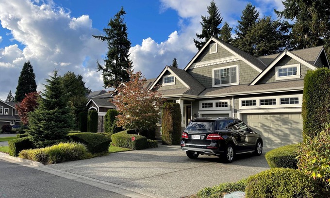 Kirkland House | Bright and sunny South Rose Hill home close to downtown Kirkland