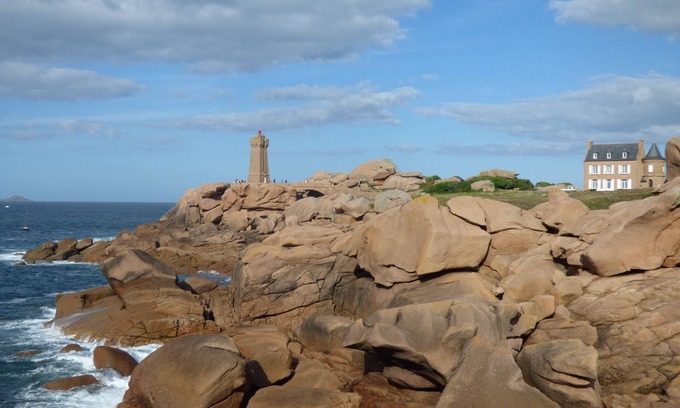 Perros-Guirec Apartment | Bright apartment, south terrace, classified 3 stars, parking, 100 m beach and trade