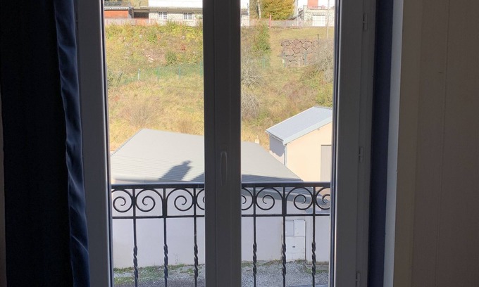 La Bourboule Apartment | Bright apartment n°6 Le Val D'Or -4 people - 1 bedroom with balcony
