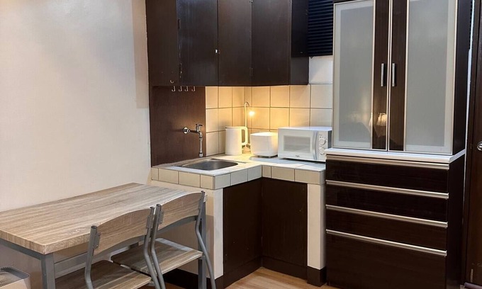Fairview Apartment | Bright Apartment near FEUn