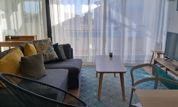 Sete Apartment | Bright apartment, terrace & balcony, seaport/mont st Clair exhibition