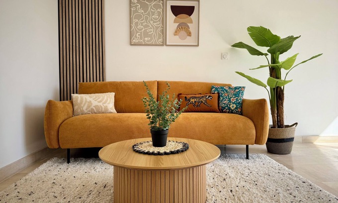 Montlucon Apartment | Bright apartment with garden