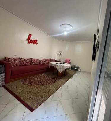 Mesnana Apartment | Bright apartment with private terrace