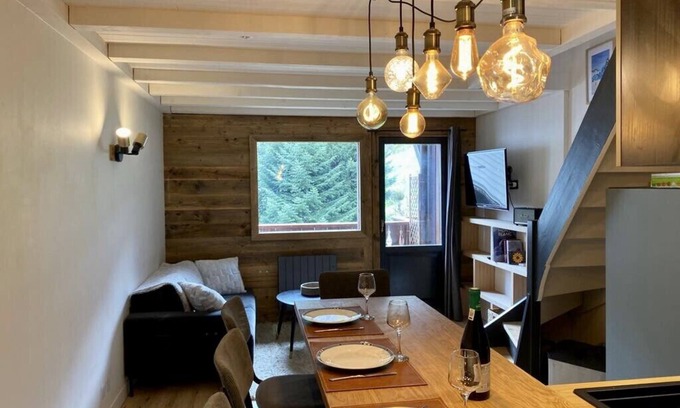 Les Houches Apartment | Bright apt facing the Mont Blanc chain